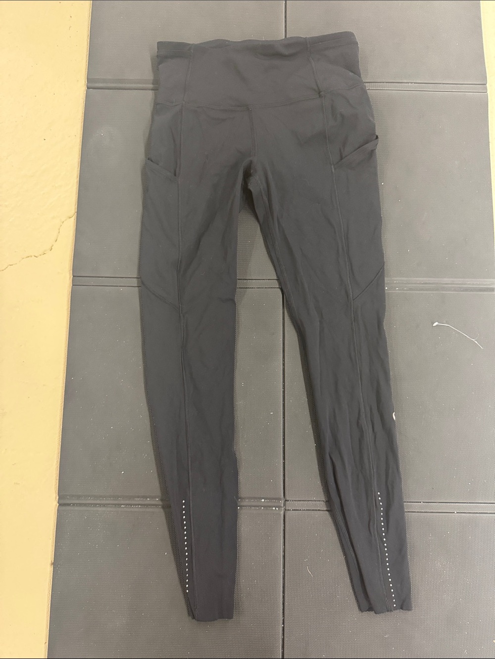 Lululemon Fast and Free Black Athletic Leggings with Side Pockets